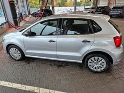 Silber Gebraucht 2015 VW Polo Trendline Kleinwagen | 6.990 € (Fairer Preis)