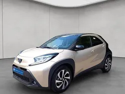 Beige Neu 2025 Toyota Aygo Play Kleinwagen | 19.570 €