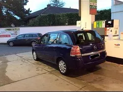 Blau Gebraucht 2006 Opel Zafira Van / Kleinbus | 1.900 € (Teuer)