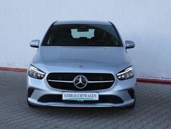 Hightech silber metallic 922u Gebraucht 2024 Mercedes B180 Progressive Van / Kleinbus | 25.750 € (Superpreis)