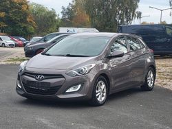 Braun Gebraucht 2012 Hyundai i30 Trend Limousine | 5.490 € (Superpreis)