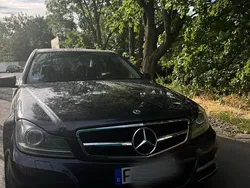 Schwarz Gebraucht 2011 Mercedes C250 Limousine | 9.500 €