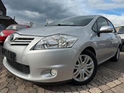 Silber Gebraucht 2010 Toyota Auris Limousine | 3.990 € (Fairer Preis)