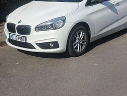 Weiß Gebraucht 2015 BMW 218 Active Tourer Sport Line Van / Kleinbus | 7.250 € (Superpreis)