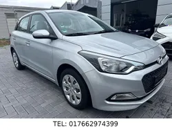Silber Gebraucht 2018 Hyundai i20 GO! Limousine | 8.400 € (Fairer Preis)