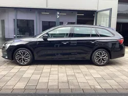 Black magic perleffekt Gebraucht 2024 Skoda Octavia Selection Kombi | 33.450 € (Fairer Preis)