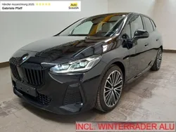 Saphirschwarz Gebraucht 2024 BMW 218 Active Tourer M Sport Van / Kleinbus | 30.790 € (Superpreis)