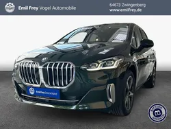 Sanremo green metallic Neu 2025 BMW 225 Active Tourer Luxury Line Van / Kleinbus | 47.990 € (Fairer Preis)