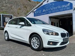 Weiß Gebraucht 2016 BMW 220 Active Tourer Advantage Van / Kleinbus | 12.650 € (Guter Preis)
