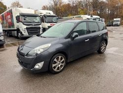Grau Gebraucht 2011 Renault Grand Scénic III Luxe Van / Kleinbus | 2.500 € (Superpreis)