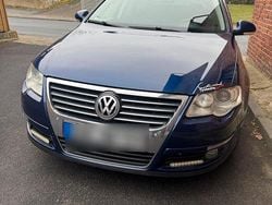 Blau Gebraucht 2010 VW Passat Kombi | 2.900 € (Guter Preis)
