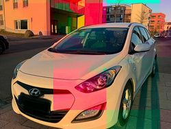 Weiß Gebraucht 2013 Hyundai i30 Classic Kombi | 3.400 € (Etwas zu teuer)