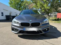 Grau Gebraucht 2017 BMW 220 Gran Tourer Van / Kleinbus | 12.500 € (Fairer Preis)