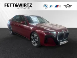 Aventurinrot metallic Gebraucht 2024 BMW i7 M Sport Limousine | 81.800 €