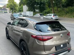 Grau Gebraucht 2018 Alfa Romeo Stelvio SUV | 16.999 €