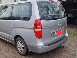 Silber Gebraucht 2011 Hyundai H-1 Van / Kleinbus | 8.000 € (Fairer Preis)