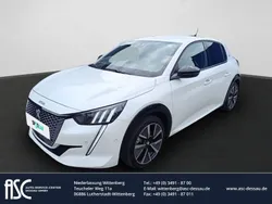 Weiß Gebraucht 2021 Peugeot e-208 GT Kleinwagen | 16.455 € (Guter Preis)