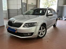 Silber Gebraucht 2013 Skoda Octavia Elegance Limousine | 12.980 € (Etwas zu teuer)
