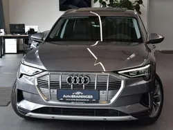 Grau Gebraucht 2022 Audi e-tron Advanced SUV | 29.900 € (Superpreis)