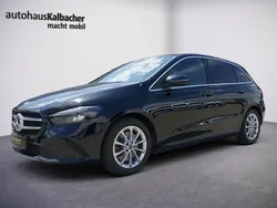 Schwarz Gebraucht 2021 Mercedes B250 Van / Kleinbus | 24.999 € (Guter Preis)