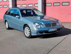 Blau Gebraucht 2005 Mercedes E220 Kombi | 3.950 €