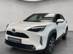 Schneeweiß Gebraucht 2021 Toyota Yaris Hybrid Connect Style SUV | 22.450 € (Fairer Preis)
