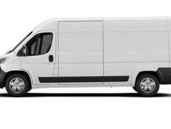 Weiß Gebraucht 2023 Peugeot Boxer Van | 24.990 € (Guter Preis)