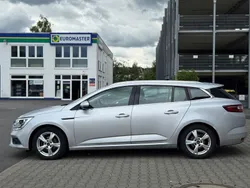 Grau Gebraucht 2020 Renault Mégane IV Business Limousine | 13.890 € (Fairer Preis)