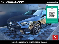 Lack kosmosschwarz Gebraucht 2024 Mercedes A180 Advanced Limousine | 29.459 € (Fairer Preis)