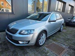 Silber Gebraucht 2015 Skoda Octavia Ambition Kombi | 5.900 €
