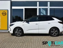 Jadeweiß Gebraucht 2024 Opel Grandland X GSe SUV | 31.950 € (Fairer Preis)