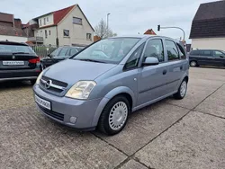 Grau Gebraucht 2003 Opel Meriva Van / Kleinbus | 1.700 € (Teuer)