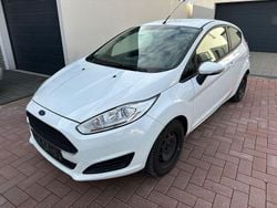 Weiß Gebraucht 2017 Ford Fiesta Kleinwagen | 5.990 € (Fairer Preis)