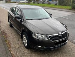 Braun Gebraucht 2013 Skoda Superb Ambition Limousine | 9.000 € (Teuer)