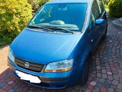 Blau Gebraucht 2004 Fiat Idea Van / Kleinbus | 900 €