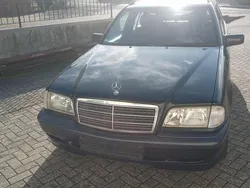 Blau Gebraucht 2000 Mercedes C240 Kombi | 1.200 €