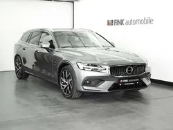 Grau Gebraucht 2018 Volvo V60 Momentum Kombi | 22.660 € (Fairer Preis)