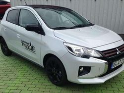 Titanweiß/pianoschwarz Gebraucht 2024 Mitsubishi Space Star Select+ Limousine | 15.920 € (Etwas zu teuer)