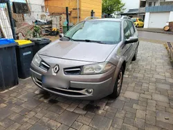 Grün Gebraucht 2009 Renault Mégane GrandTour Kombi | 1.850 €