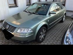 Grün Gebraucht 2001 VW Passat Highline Limousine | 3.400 € (Fairer Preis)