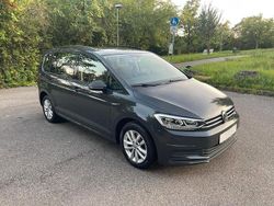 Grau Gebraucht 2018 VW Touran Comfortline Van / Kleinbus | 18.999 € (Guter Preis)