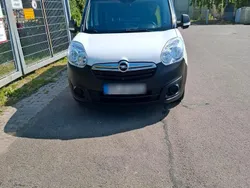 Weiß Gebraucht 2016 Opel Combo Van / Kleinbus | 6.500 €