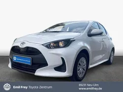 Schneeweiß Neu 2025 Toyota Yaris Business Edition Limousine | 21.990 € (Superpreis)