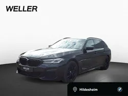 Carbonschwarz (schwarz) Gebraucht 2022 BMW 540 Shadowline Kombi | 46.990 € (Guter Preis)