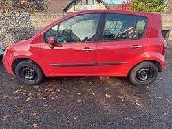 Rot Gebraucht 2006 Renault Modus Van / Kleinbus | 2.800 € (Teuer)