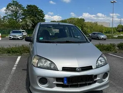 Gebraucht 2004 Daihatsu YRV Van / Kleinbus | 250 €