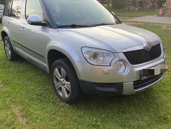 Silber Gebraucht 2010 Skoda Yeti Experience SUV | 6.800 €