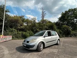Grau Gebraucht 2006 Renault Scénic II Van / Kleinbus | 1.100 €