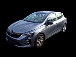 Grau Gebraucht 2024 Renault Clio V Evolution Limousine | 15.290 € (Guter Preis)