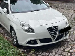 Weiß Gebraucht 2015 Alfa Romeo Giulietta Kleinwagen | 8.900 € (Fairer Preis)